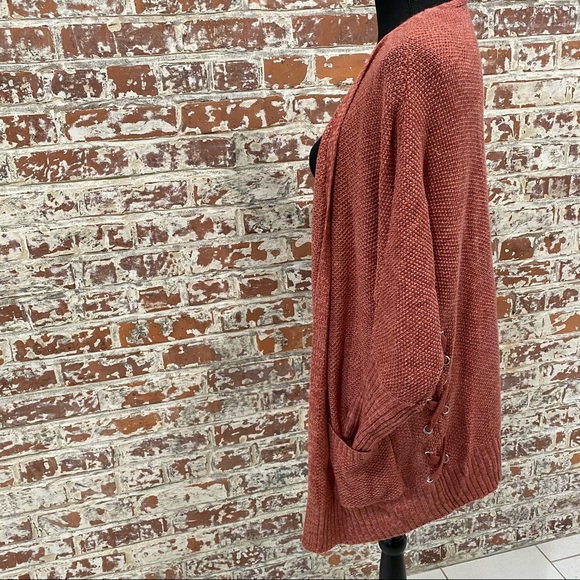 Pink Rose Vintage | Knit Cardigan Sweater with Pockets - Picture 10 of 10